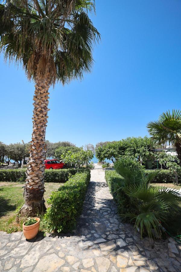Apartments Malic Petrcane Εξωτερικό φωτογραφία